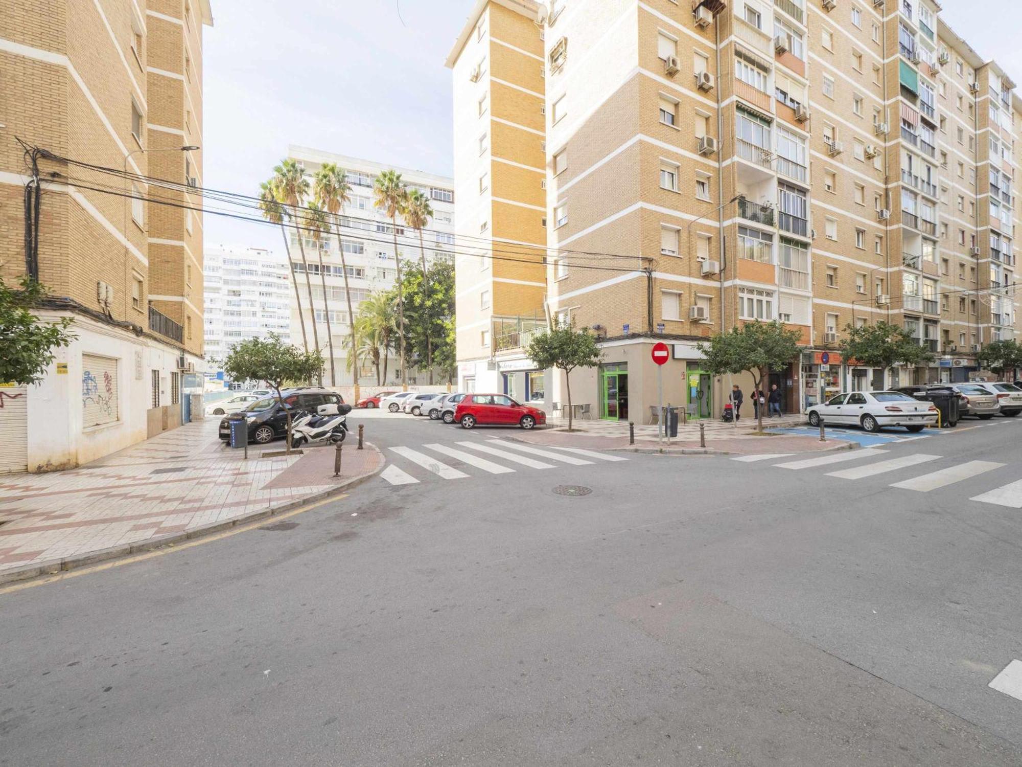 Málaga Capital cerca de la Playa Exterior foto